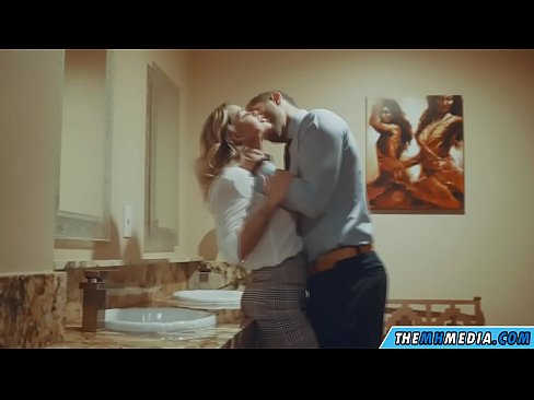 ❤️ Wann eng Busty Blond Iech an engem ëffentlechen Toilette verféiert ❤ Fuckvideo op lb.np64.ru